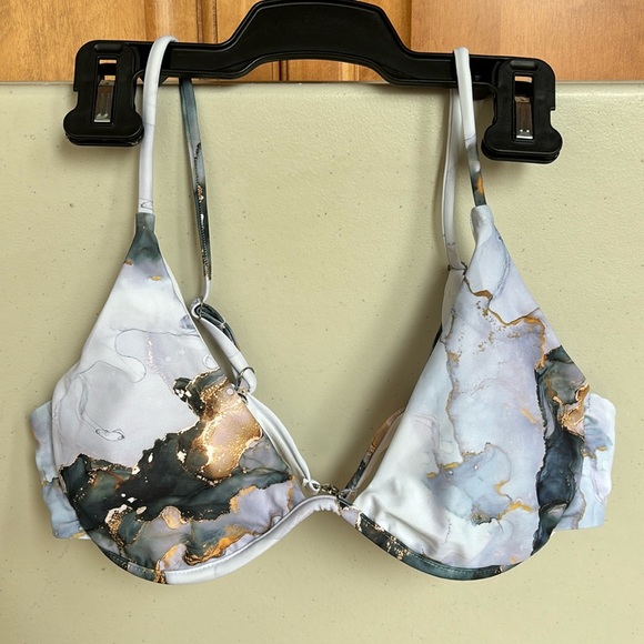 Bikini Set - Picture 1 of 6